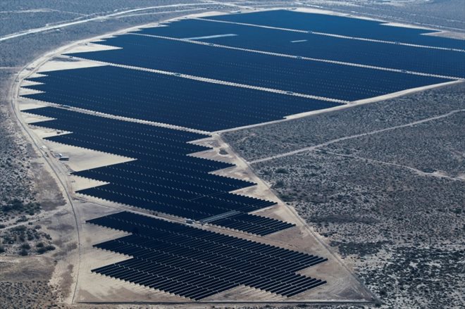 Le chantier du parc photovoltaïque géant de Puerto Peñasco, dans le nord du Mexique, le 2 février 2023