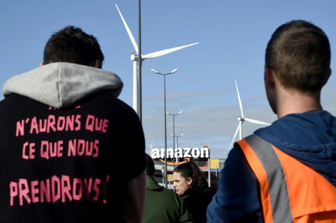 Mobilisation sur le site Amazon de  Lauwin-Planque (Nord) le 14 avril 2022