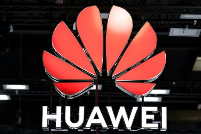 Le logo de Huawei au Salon du mobile de Barcelone (MWC), en Espagne, le 29 juin 2021