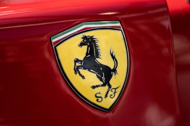 Ferrari, la marque au cheval cabré, a inauguré un nouveau site d'assemblage où sera produite sa voiture électrique, à Maranello, le 21 juin 2024 