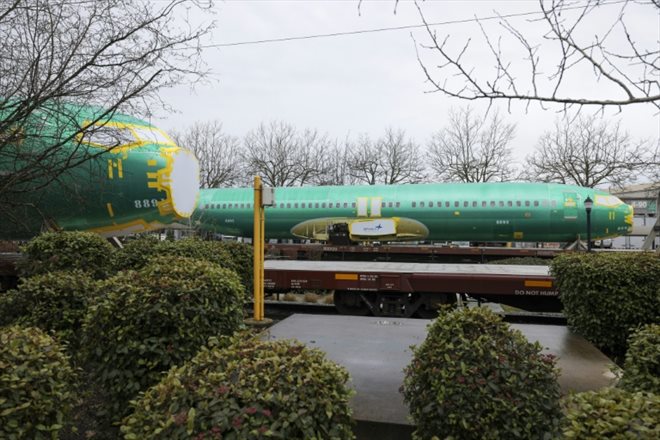 Un fuselage de 737, fabriqué par Spirit AeroSystems, arrivant à l'usine de Boeing à Renton (nord-ouest), le 25 janvier 2024