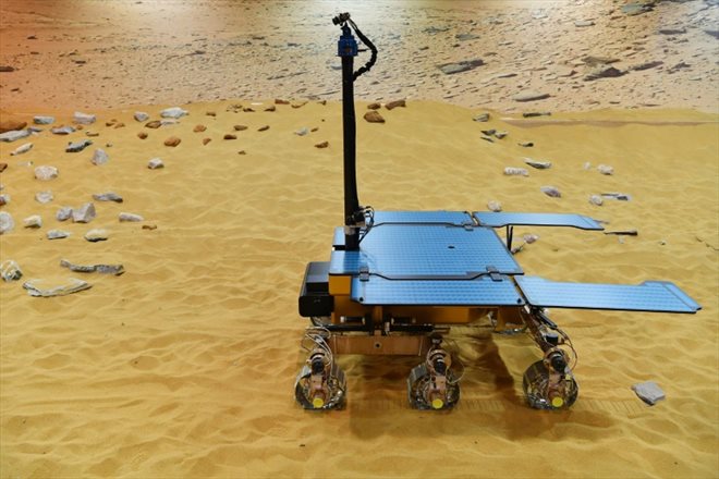Un prototype du rover Rosalind Franklin d'ExoMars présenté sur le site d'Airbus Defence and Space facility, le 7 février 2019 à Stevenage, en Angleterre