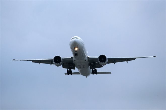 Un Boeing 777-300ER d'Air France-KLM en phase d'approche  pour se poser à Roissy-Charles de Gaulle le 3 juin 2021