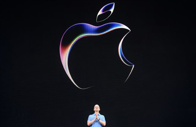 Le patron d'Apple, Tim Cook, lors de la conférence annuelle pour les développeurs du groupe, le 5 juin 2023 à Cupertino, en Californie