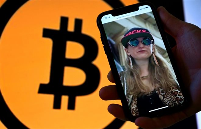 Heather Morgan, une rappeuse amateur connue sous le nom de 'Razzlekhan', a été accusée de tentative de blanchiment d'argent après avoir volé des cryptomonnaies 