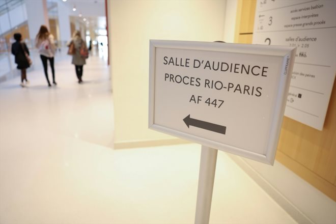 L'entrée de la salle d'audience du procès du crash Rio-Paris, le 10 octobre 2022 à Paris