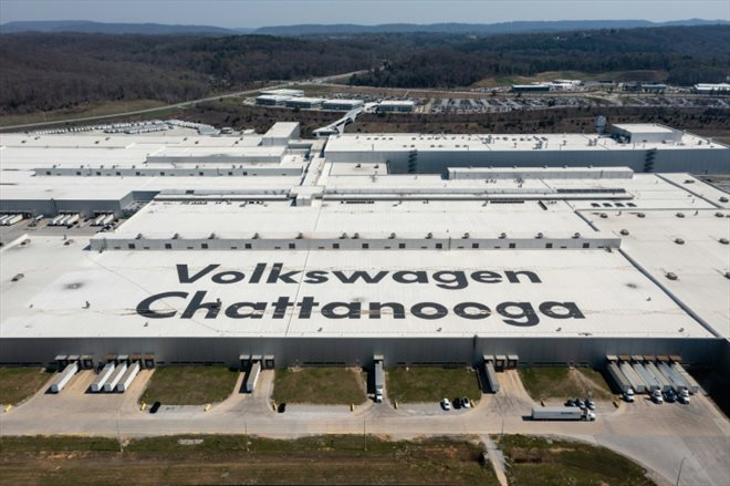 Vue aérienne de l'usine Volkswagen à Chattanooga, le 20 mars 2024 dans le Tennessee