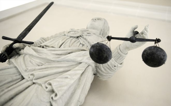 15 prévenus sont jugés à Marseille pour une vaste fraude aux ramifications internationales dans laquelle les escrocs se faisaient passer pour des fournisseurs des entreprises ciblées