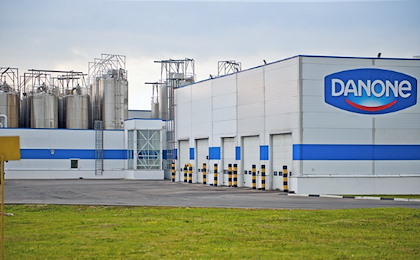 Danone sous pression, deux analystes abaissent légèrement leurs estimations de bénéfices