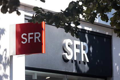 SFR chute sous les 10 milliards d'euros de chiffre d'affaires, une situation critique à l'approche du rac