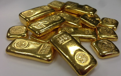 L'or chute, freiné par les incertitudes géopolitiques et macroéconomiques