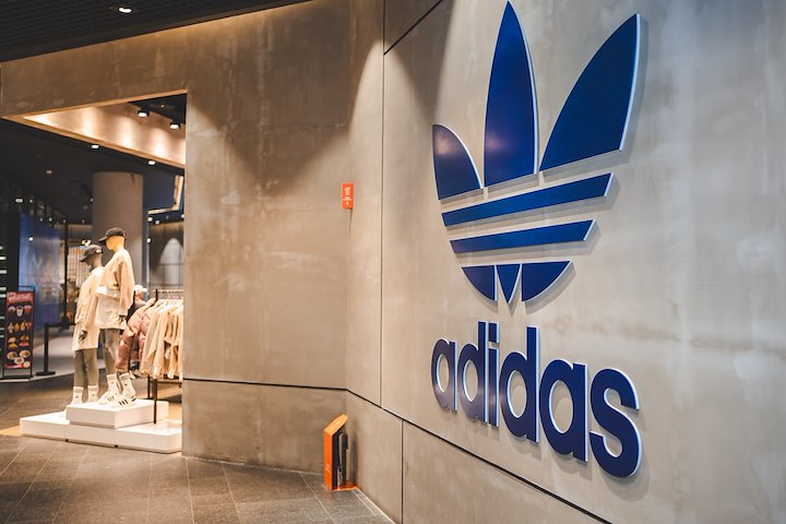 bourse Adidas AG