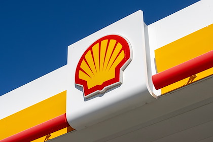 Shell plonge, objectifs de production réduits et hausse des pertes anticipées au premier trimestre